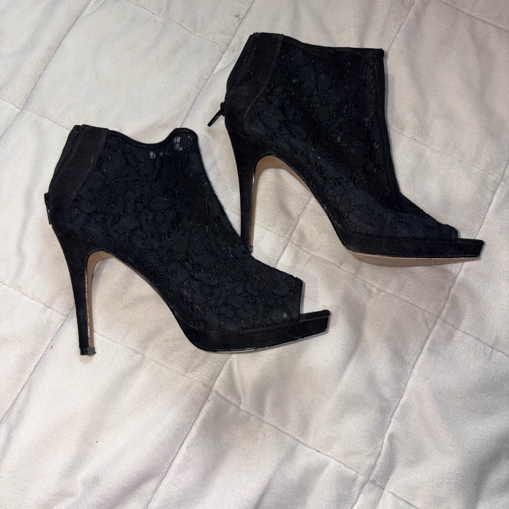 KOHLS Elegant Black Lace Peep-Toe Heels